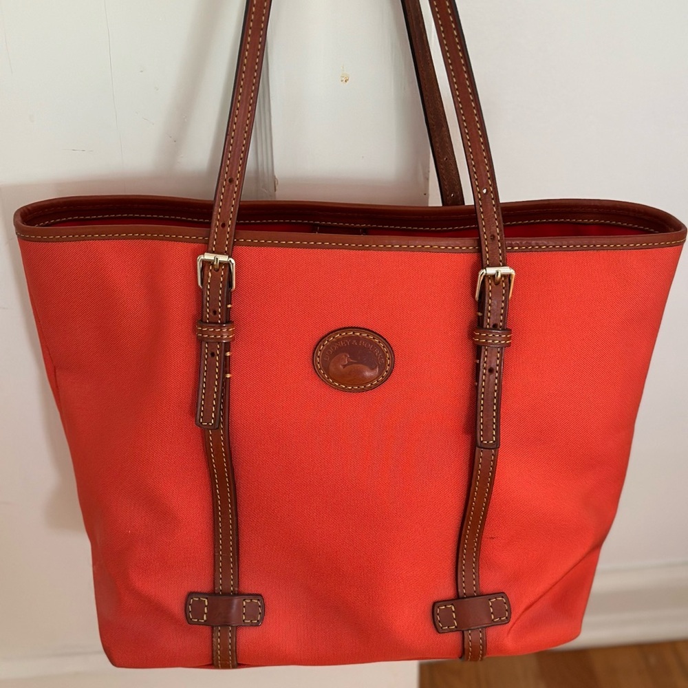 •dooney & bourke canvas tote•